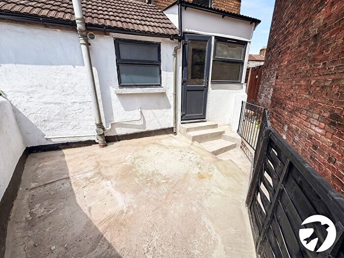 2 Bedroom End Of Terrace House To Rent In St. Pauls Street, Sittingbourne, Kent, ME10