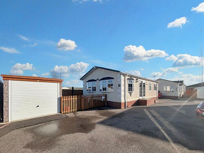 2 Bedroom Park Home For Sale In Sea Lane, Ingoldmells, Skegness, Lincolnshire, PE25