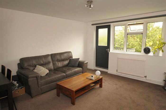 2 Bedroom Flat To Rent In Atkins Close, Cambridge, CB4