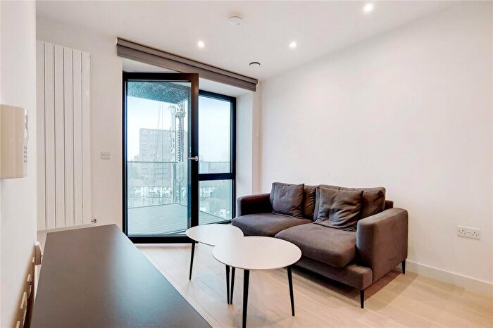 Apartment To Rent In Shipwright Street, London, E16