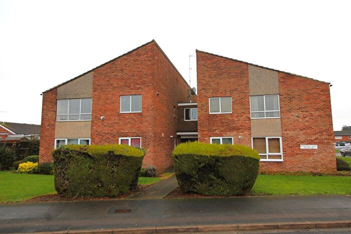 2 Bedroom Flat For Sale In Stoneleigh Court, Peterborough, PE3