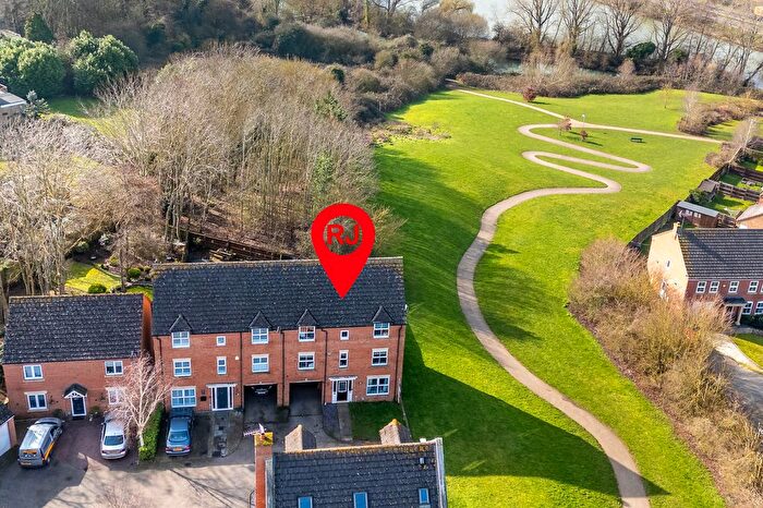 4 Bedroom Semi Detached House For Sale In Celtic Close, Higham Ferrers, NN10