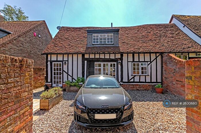 2 Bedroom Semi-Detached House To Rent In Fish Street, St. Albans, AL3