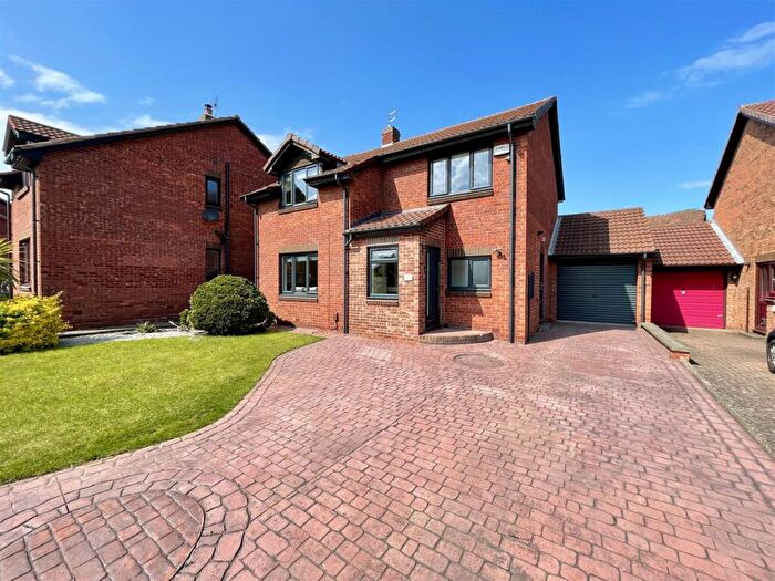4 Bedroom Detached House For Sale In Pennine Close, Darlington, DL3