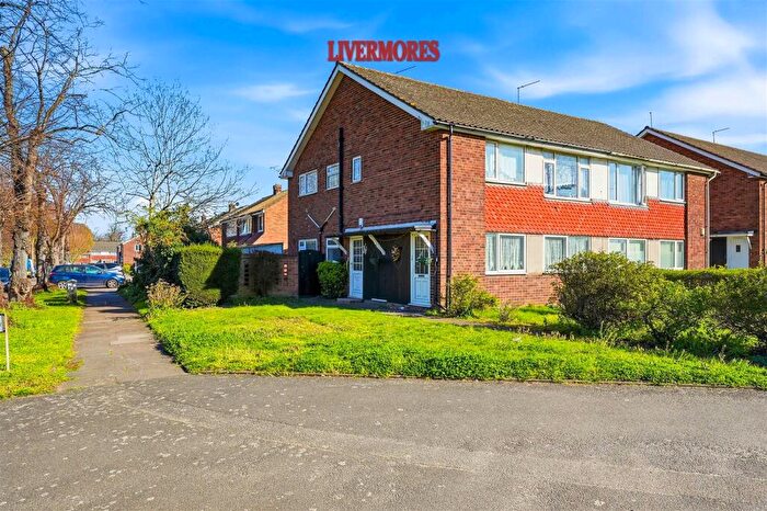 2 Bedroom Maisonette For Sale In Perry Street, Crayford, DA1