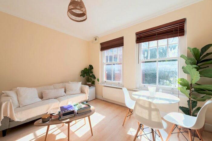 2 Bedroom Flat To Rent In New North Street, Bloomsbury, WC1N