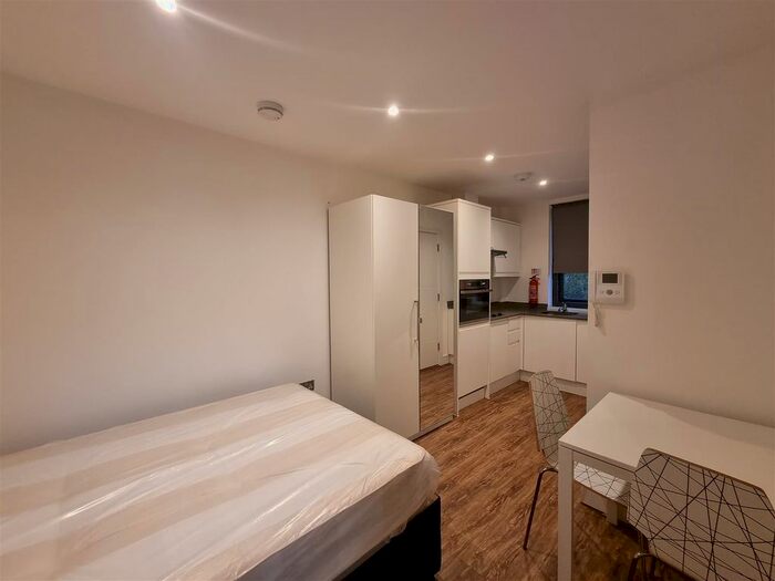 Studio To Rent In Willoughby Road, Turnpike Lane, London, N8