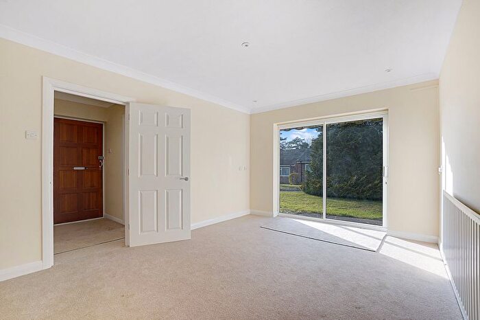 1 Bedroom Bungalow For Sale In Gorringe Avenue, South Darenth, Dartford, DA4