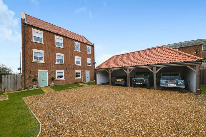 4 Bedroom Semi-Detached House For Sale In Railway Sidings Yard, Snettisham, King's Lynn PE31