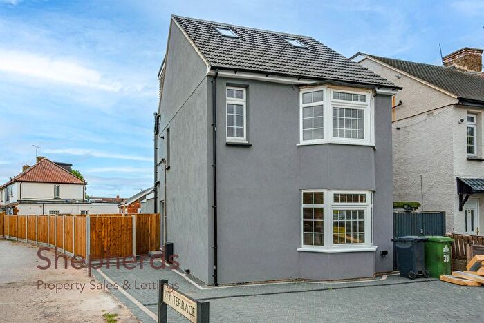 4 Bedroom Detached House To Rent In Rye Road, Hoddesdon, EN11