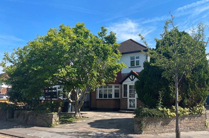 4 Bedroom Detached House To Rent In Graham Close, Croydon, CR0