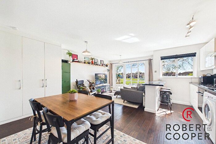 1 Bedroom Flat For Sale In Prospect Close, Ruislip, HA4