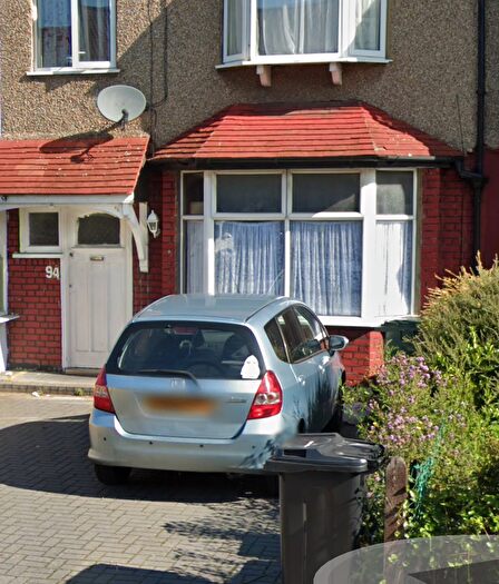 4 Bedroom Semi-Detached House To Rent In Gantshill Crescent, Ilford, Essex, IG2