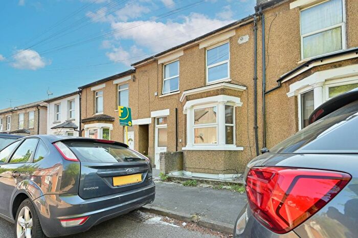 1 Bedroom Flat For Sale In Gladstone Road, Watford, WD17