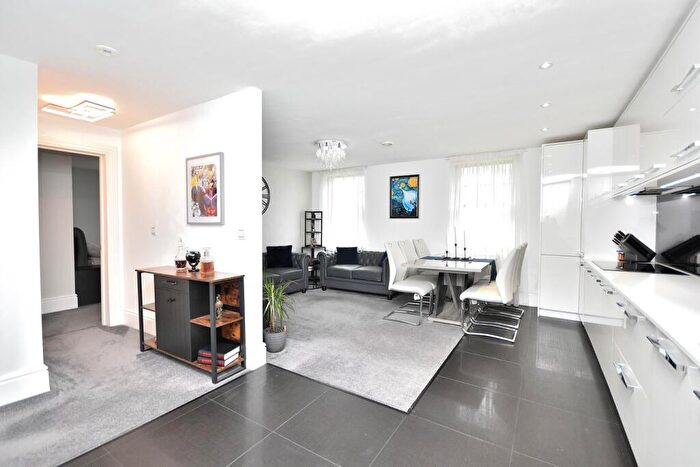 2 Bedroom Apartment For Sale In Clickers Drive, Northampton, NN5