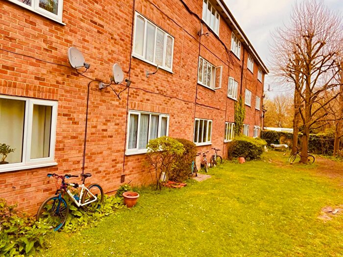 1 Bedroom Flat For Sale In Myrna Close, Merton, London, SW19