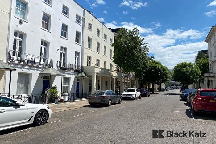 3 Bedroom Flat To Rent In Winchester Street, Pimlico, SW1V