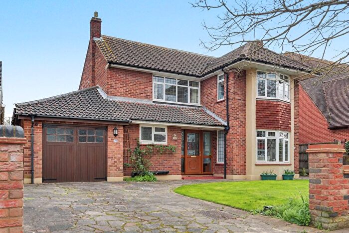 3 Bedroom Detached House For Sale In Tyrone Road, Thorpe Bay, SS1