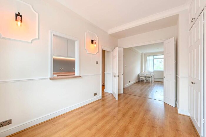 1 Bedroom Flat To Rent In Camden Road, Camden Town, London, NW1