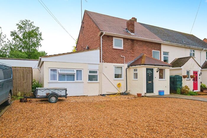 4 Bedroom Semi-Detached House For Sale In Kingsway, Duxford, Cambridge, CB22