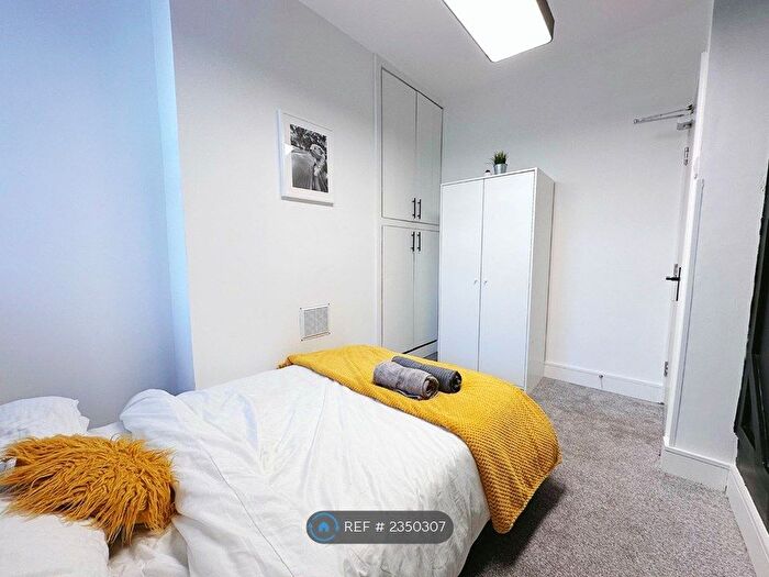 1 Bedroom Flat To Rent In New Zealand Road, Cardiff, CF14