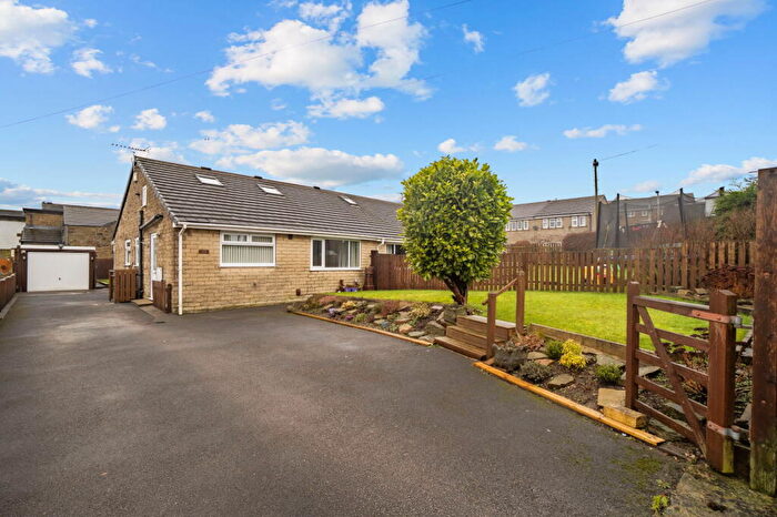 4 Bedroom Semi Detached House For Sale In Moor Close Road, Queensbury, BD13