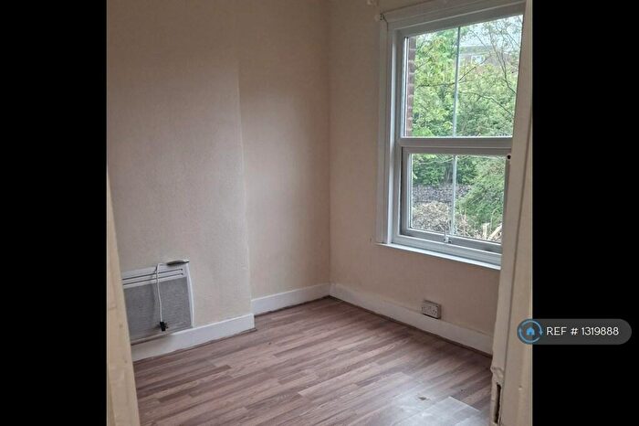 2 Bedroom End Of Terrace House To Rent In Luton, Luton, LU1