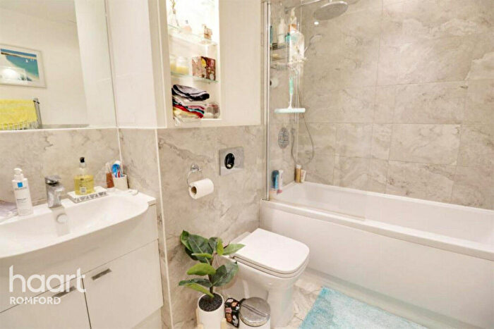 2 Bedroom Apartment To Rent In Wideford Drive, Romford, RM7