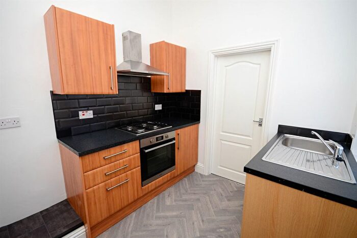 2 Bedroom Flat For Sale In Fern Dene Road, Bensham, Gateshead, NE8