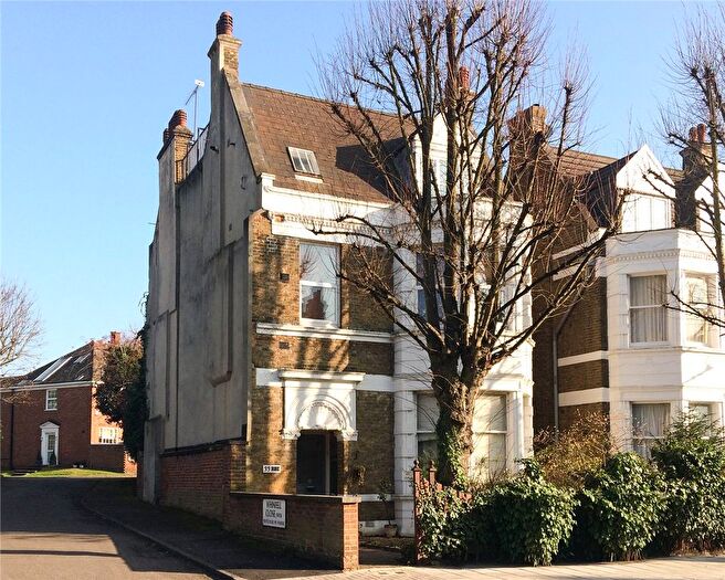 3 Bedroom Flat For Sale In Riggindale Road, London, SW16