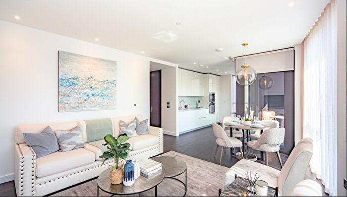 2 Bedroom Flat To Rent In Charles Clowes Walk, London, SW11