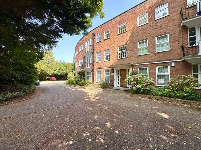 2 Bedroom Flat To Rent In Epsom, KT18