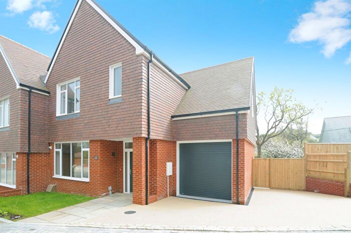 3 Bedroom Property To Rent In Market Gardens, Fairlight, Hastings, TN35