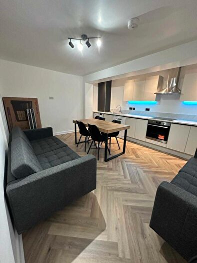 5 Bedroom Detached House To Rent In Brook Road, Fallowfield, M14