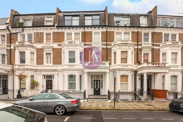 1 Bedroom Flat To Rent In Sinclair Gardens, Shepherds Bush, London, W14