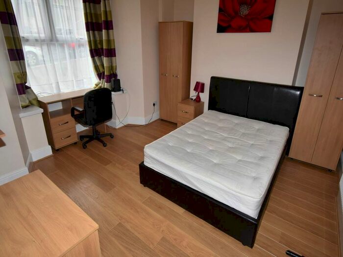 4 Bedroom Property To Rent In Rhyddings Park Road, Brynmill, Swansea, SA2