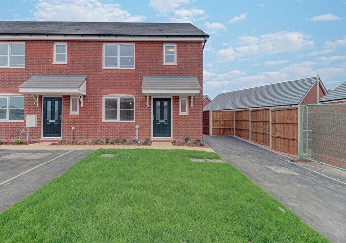 3 Bedroom Terraced House To Rent In Lancellotte Avenue, Kenilworth, CV8