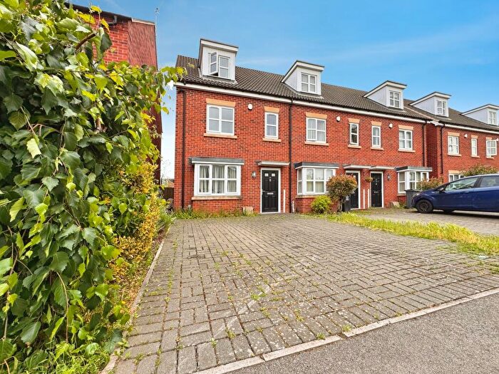 3 Bedroom End Of Terrace House For Sale In Disraeli St, Leicester., LE2