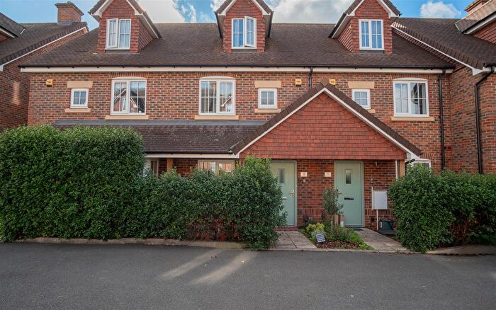 3 Bedroom Terraced House For Sale In Springfield Close, Salfords, Redhill, RH1