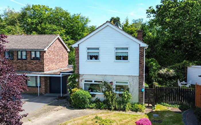 3 Bedroom Link Detached House For Sale In Sycamore Crescent, Church Crookham, Fleet, GU51