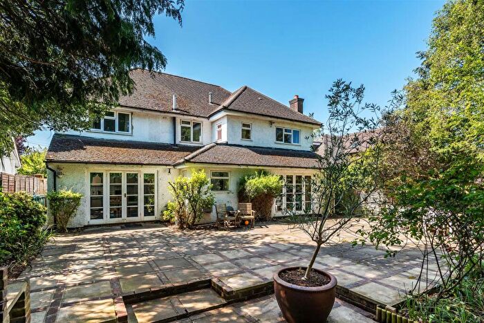 6 Bedroom Detached House For Sale In The Linkway, South Sutton, SM2