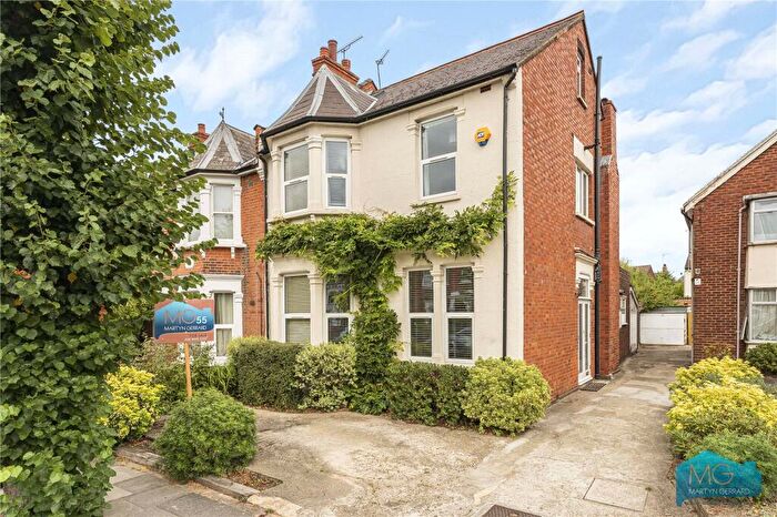 5 Bedroom End Of Terrace House For Sale In MacDonald Road, London, N11
