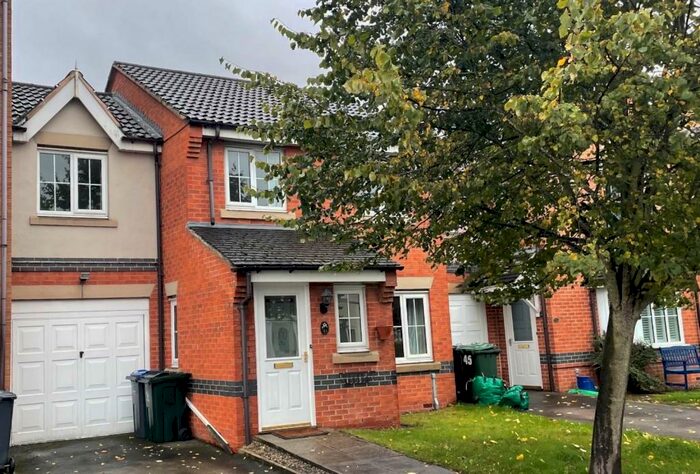 4 Bedroom Town House To Rent In Rombalds View, Ilkley, LS29