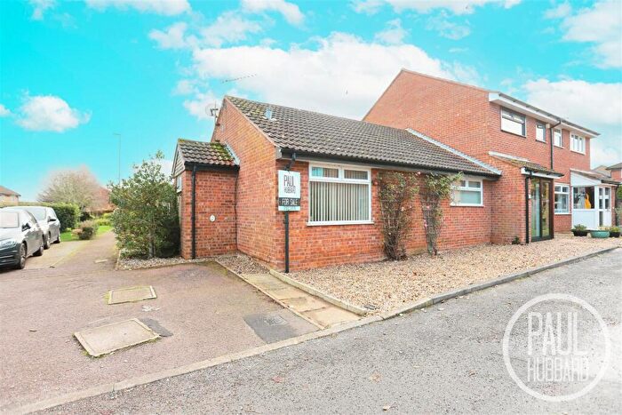 2 Bedroom Terraced Bungalow For Sale In Medeswell Close, Brundall, NR13