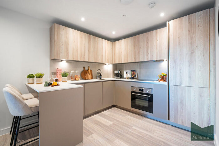 2 Bedroom Apartment To Rent In High Street, Waltham Cross, EN8