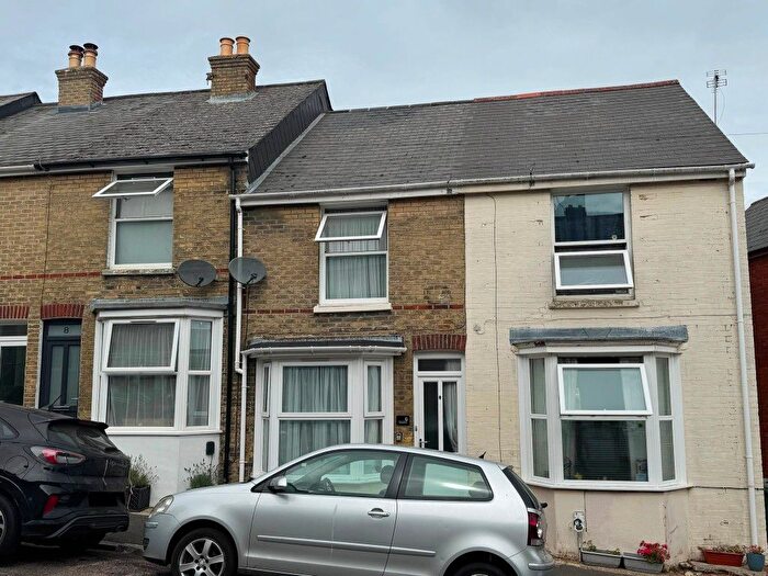 2 Bedroom Terraced House For Sale In Stanley Road, Cowes, Isle Of Wight, PO31