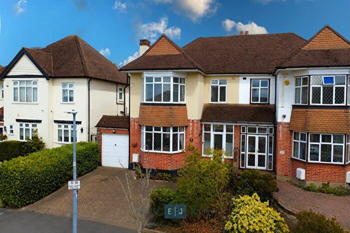 4 Bedroom Semi-Detached House For Sale In Hilltop, Loughton, IG10
