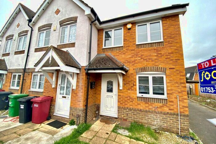 2 Bedroom Property To Rent In Carlton Road, Slough SL2