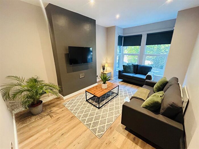 6 Bedroom Terraced House To Rent In Langdale Terrace, Headingley, Leeds, LS6