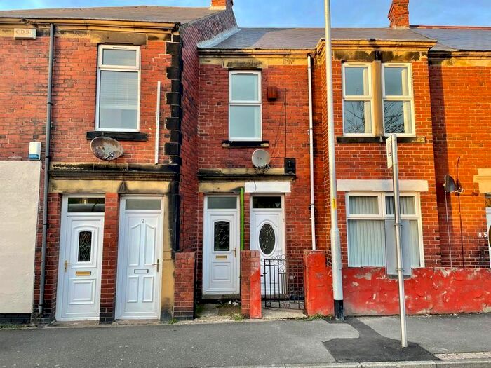 2 Bedroom Flat To Rent In St. Albans Crescent, Felling, Gateshead NE10